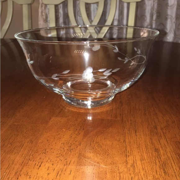 Vintage Princess House Elegant Clear Glass Bowl with Etched Floral Design - Picture 3 of 3